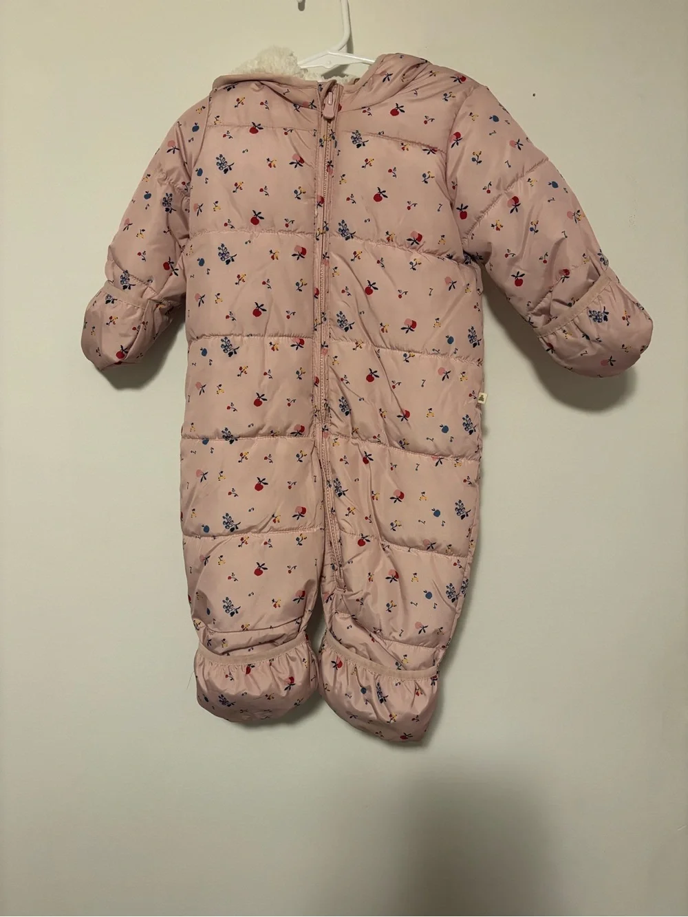 Baby GAP One-Piece Hooded Snowsuit in Light Pink with Floral Print 6-12M